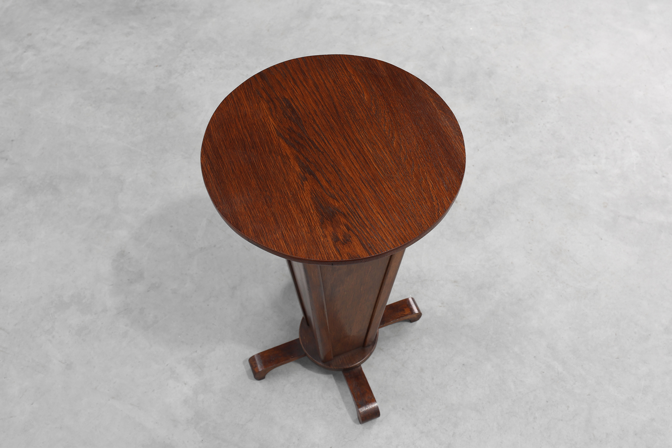 Art Deco round Oak Side Table, France 1930sthumbnail